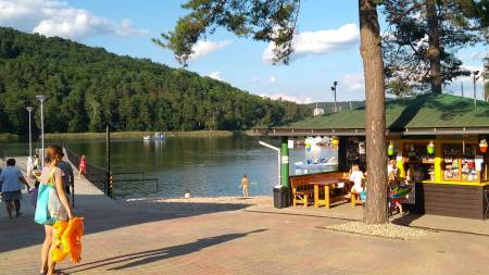 Kiosek s občerstvením ve Starých Splavech